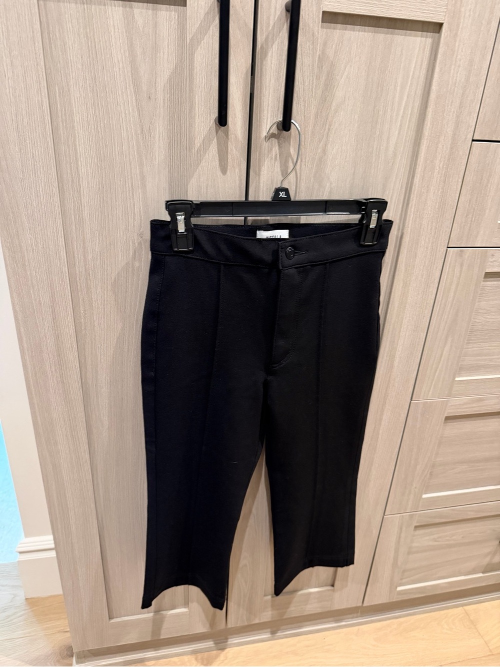 Women’s Size 26 Black Pistola Crop Pants